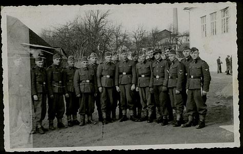 SS men